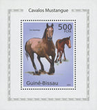 Horses Brown Mustangs Mini Sov. Sheet MNH