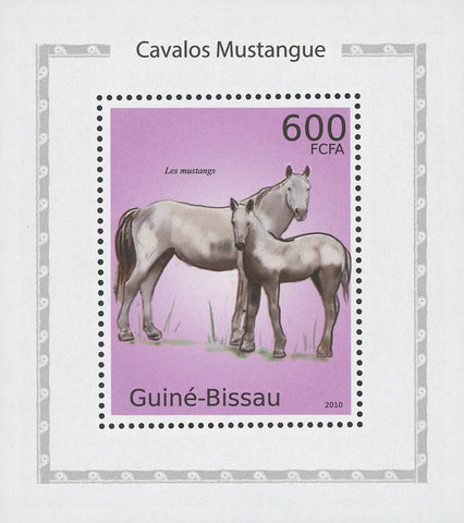 Horses White Mustangs Mini Sov. Sheet MNH