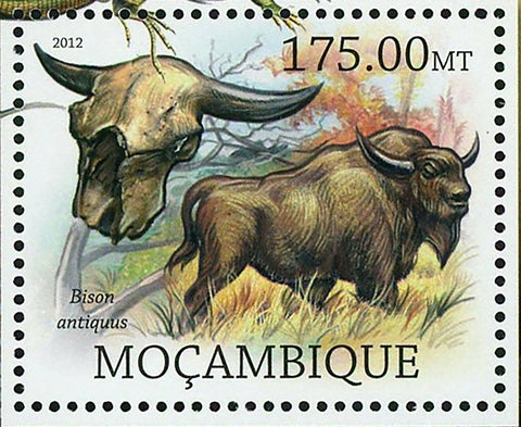 Animals Stamp Bison Antiquus Paraphysornis Ameiva Major S/S MNH #5788 / Bl.633