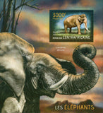 Elephants Stamp Loxodonta Africana Elephas Maximus S/S MNH #4459 / Bl.1104