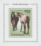 Horses Mustangs Mini Sov. Sheet MNH