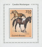 Horses Light Brown Mustangs Mini Sov. Sheet MNH