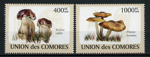 Mushroom Fungi Nature Serie Set of 2 Stamps Mint NH